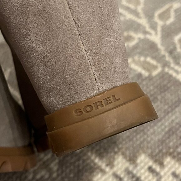 Sorel Joan of Arctic wedge boot bootie suede grey 8 women *flaw* - Picture 7 of 11